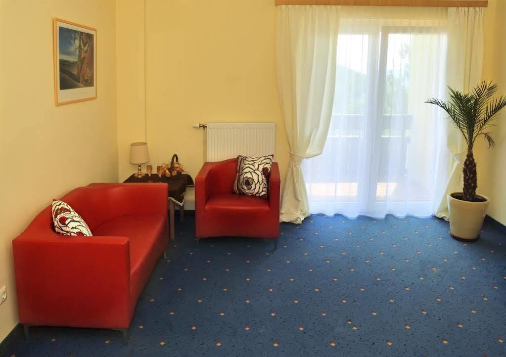 Bellis Hotel Sankt Urban المظهر الخارجي الصورة